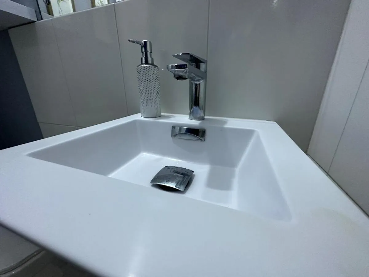 One Bedroom City Apartment Fully Ac With 24Hrs Security Kingston Jamaica